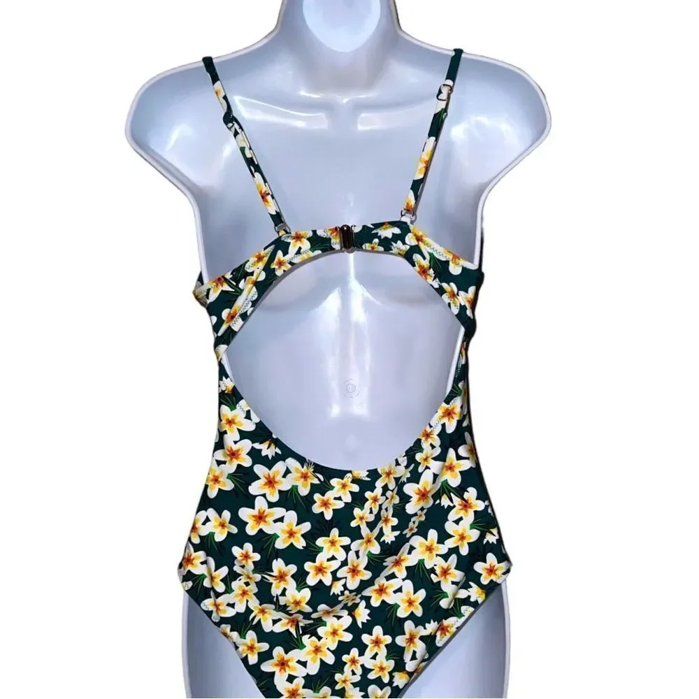 Cupshe adorable one piece swimsuit! It’s new and cute as can be!